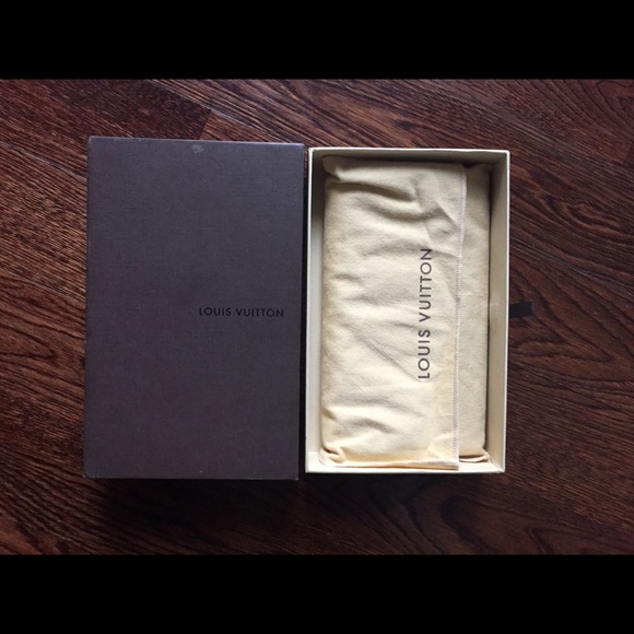 Louis Vuitton Wallet - Picture 2 of 16